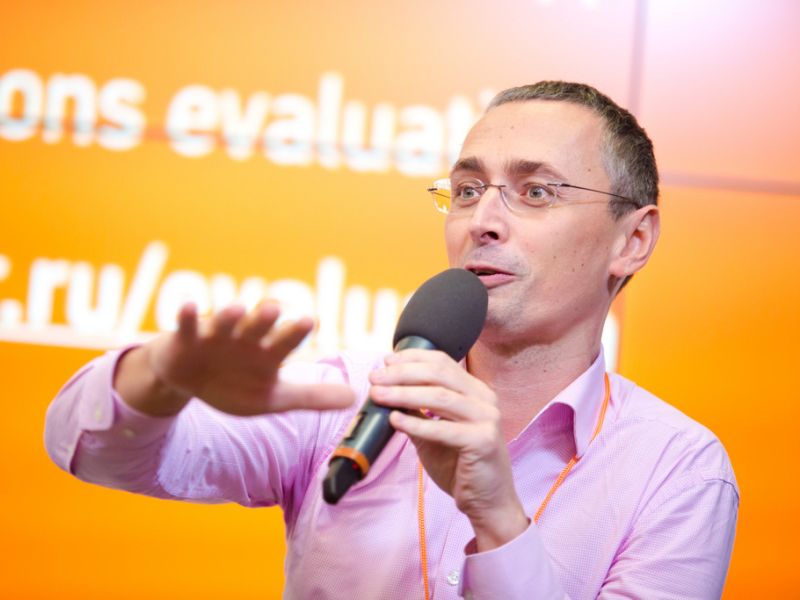 Дмитрий Чихачев на дискуссии «Как вывести локальный стартап на глобальный рынок?»
